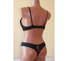Комплект Ve.Nu.S На Тонкому Поролоні З Трусиками-Стрінгами 90021 B